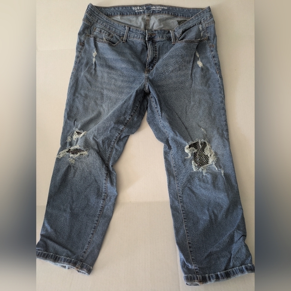 Torrid Perfect Boyfriend Ankle Vtge Stretch Jeans W/Sparkly Inserts On Legs. 20R